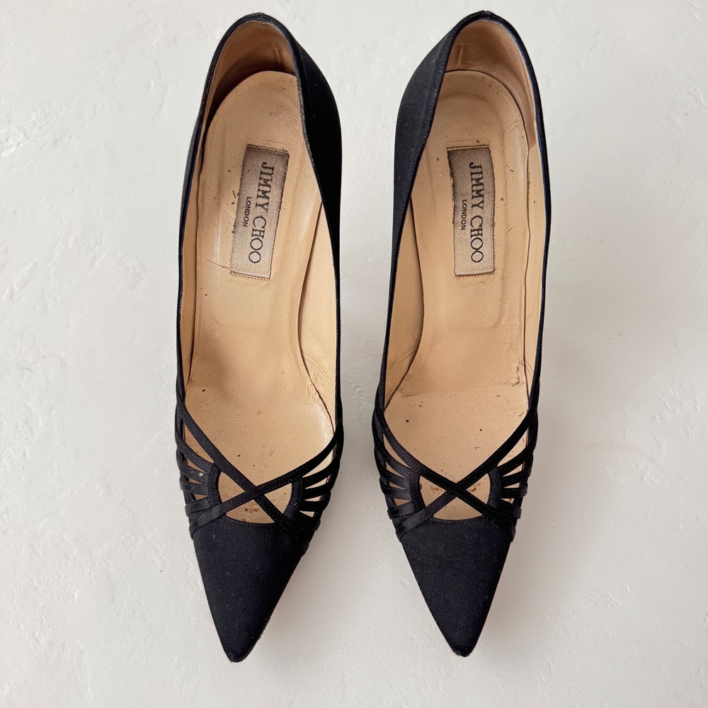 JIMMY CHOO BLACK SATIN POINTY TOE PUMPS SIZE 37.5
